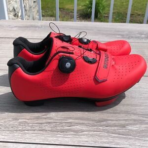 Betoosen stationary bike shoes with connections